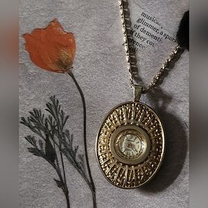 Vendor 17 Jewel Wind-up Watch Pendant Necklace,